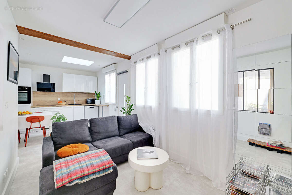 Appartement à PARIS-10E