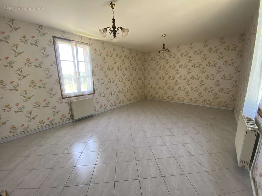 Maison à FORMERIE