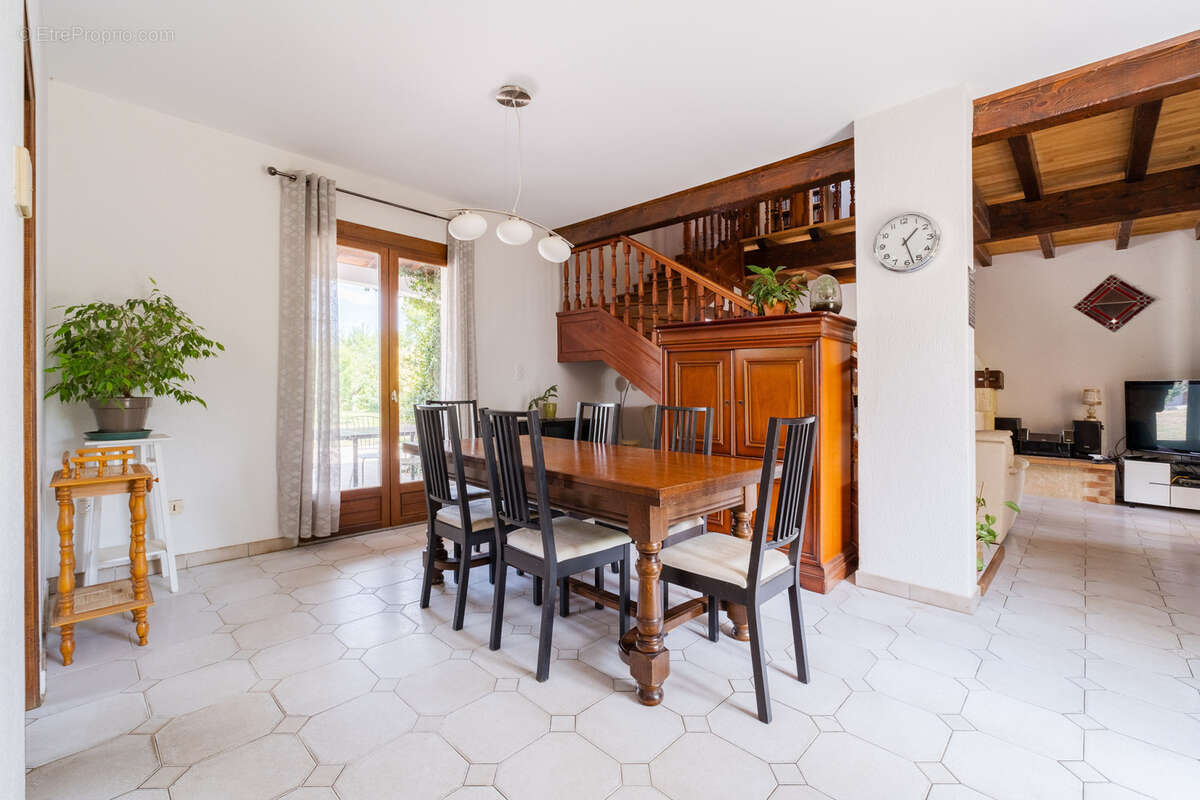 Maison à BRUGUIERES