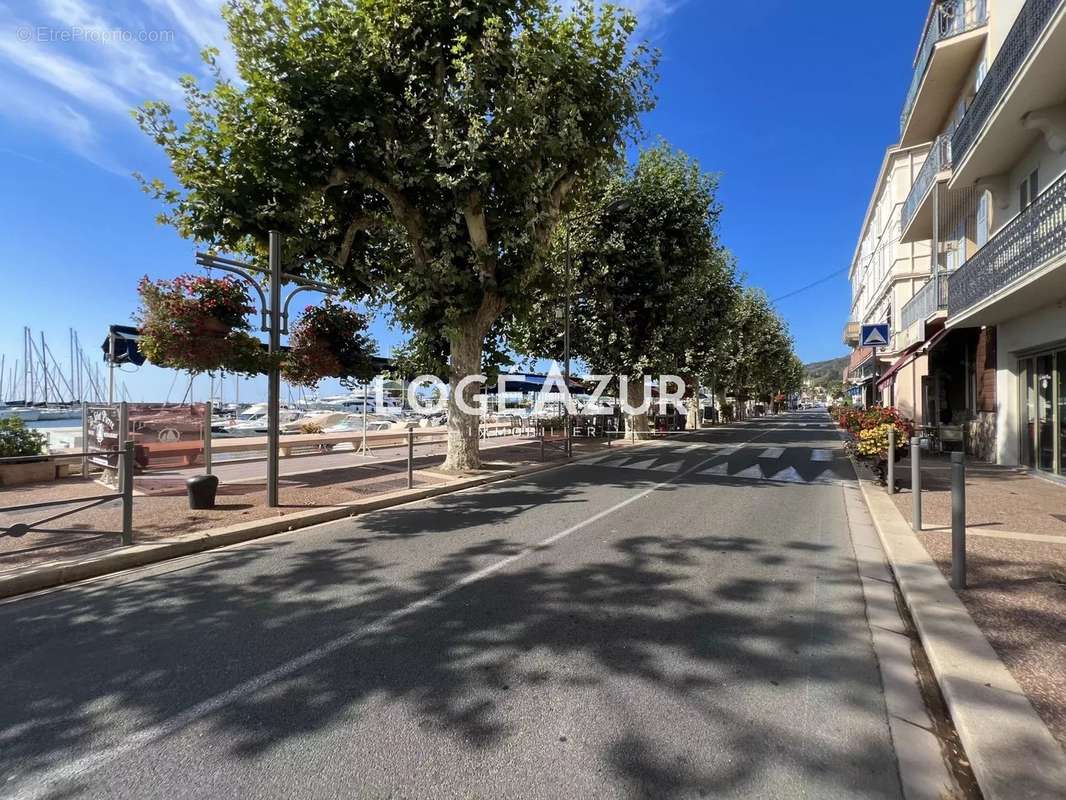 Commerce à VALLAURIS