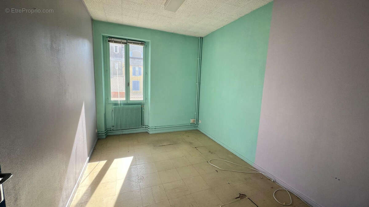 Appartement à rénover possible duplex (110 m2 au sol) avec entrée indépendante - photo 4