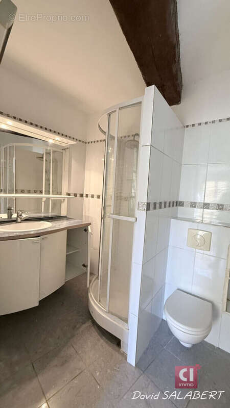 À vendre Rocbaron centre - Maison de village T4 de 59 m² sur 3 niveaux - photo 6