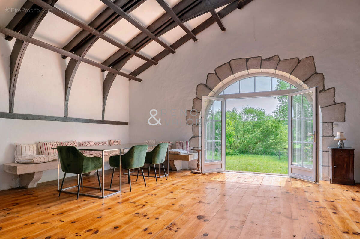 Maison à SOULOSSE-SOUS-SAINT-ELOPHE