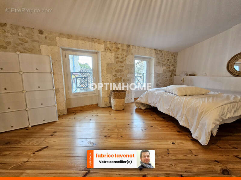 Appartement à GOND-PONTOUVRE