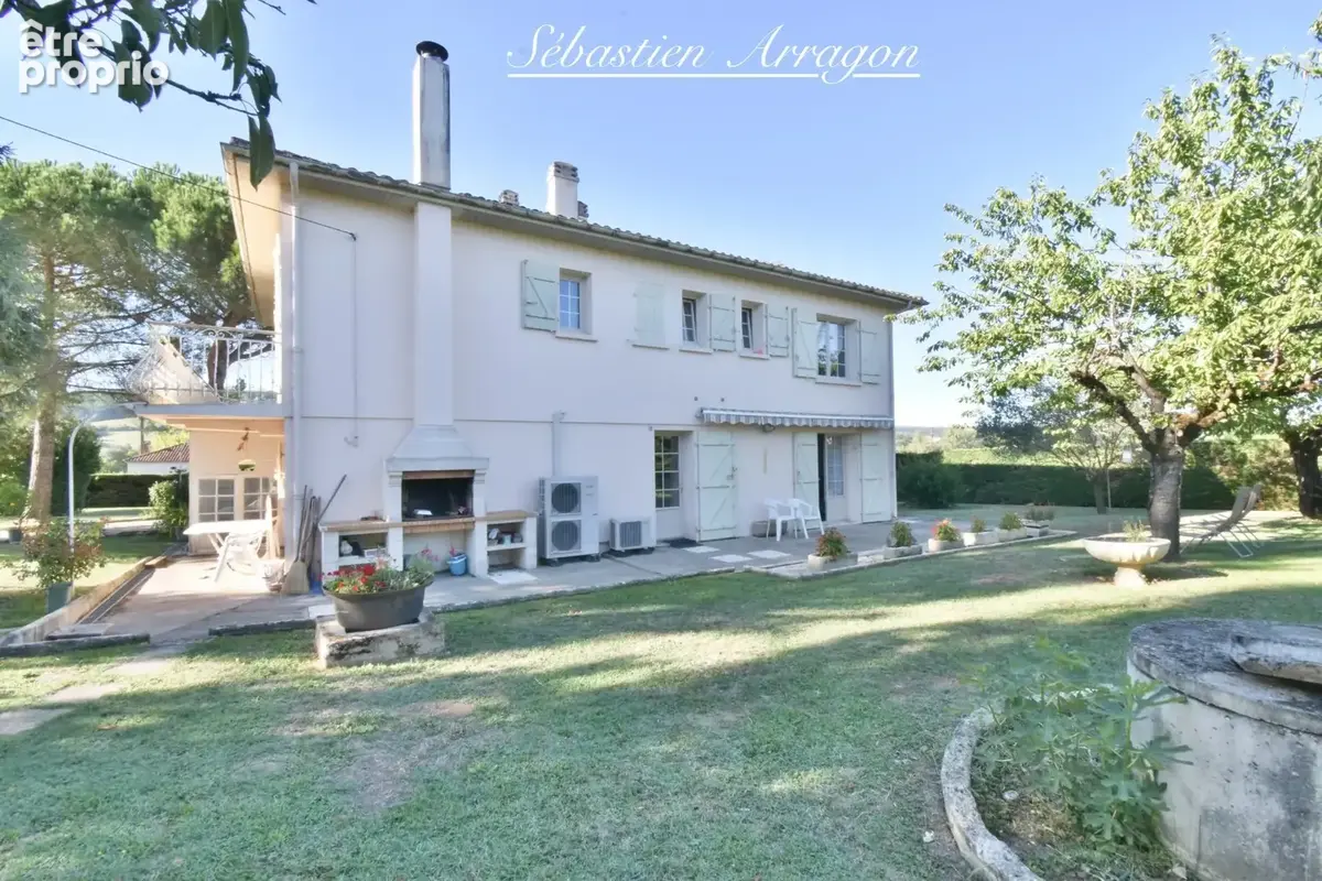 DAUSSE (47) - Maison familiale avec deux logements indépendants et plus de 5 700 m² de terrain - photo 23