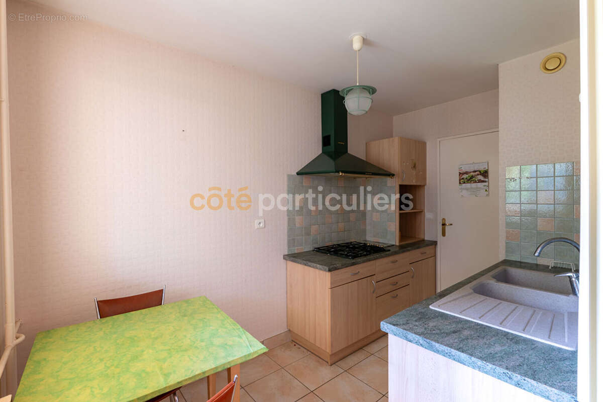 La roche-sur-yon -- rivoli -- appartement t4 -- 3 chambres -- 79 m2 -- loggia -- parking -- cave - photo 5
