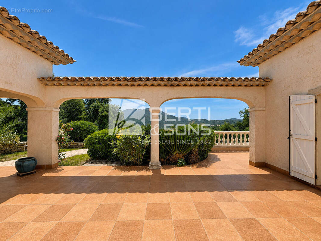 Maison à LES ADRETS-DE-L'ESTEREL