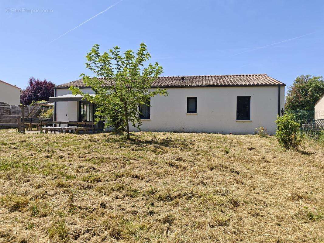 Maison à NESMY