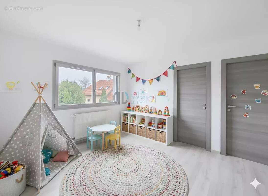 Maison à VETRAZ-MONTHOUX
