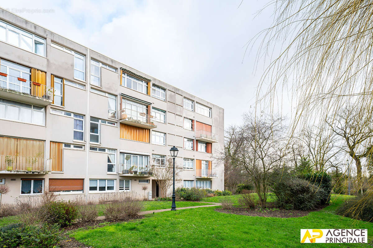 Appartement à MAISONS-LAFFITTE