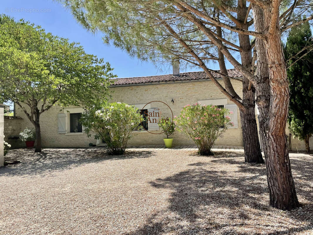 Maison à GRAVES-SAINT-AMANT
