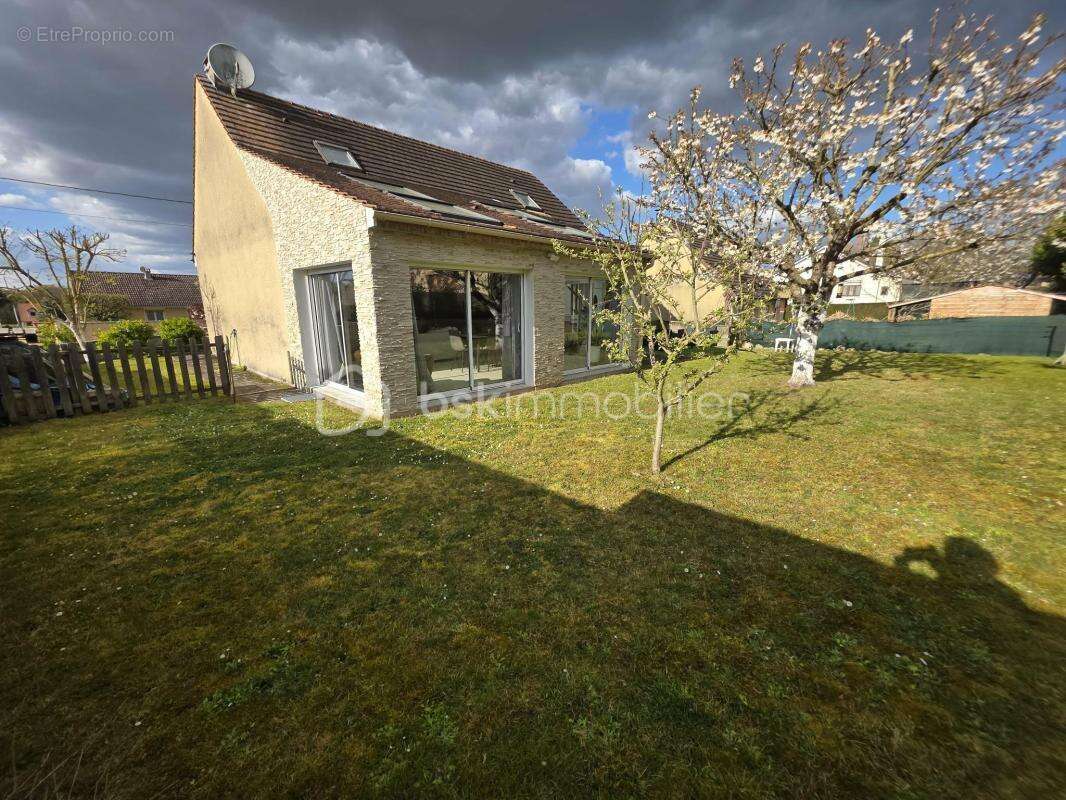 Maison à NEMOURS