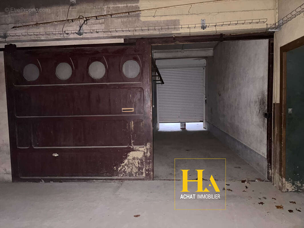 Commerce à SAINT-BARTHELEMY-DE-VALS