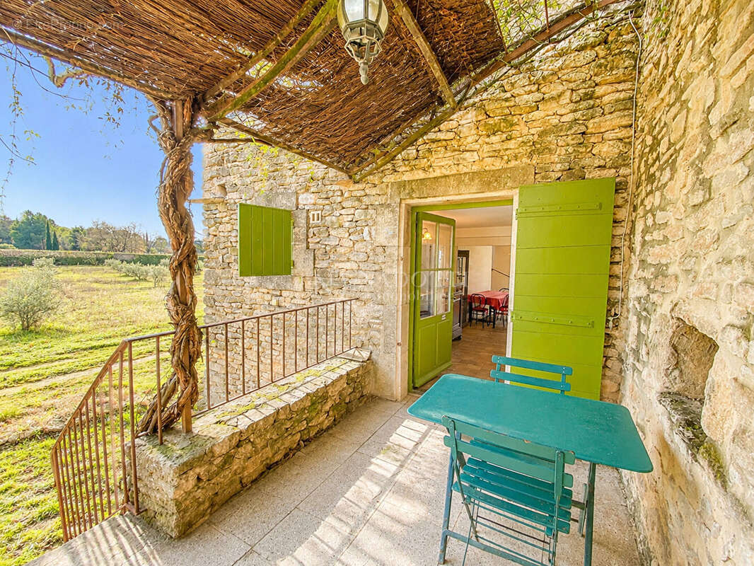 Mas  à Gordes, dans un hameau à proximité de toutes les commodités - photo 3