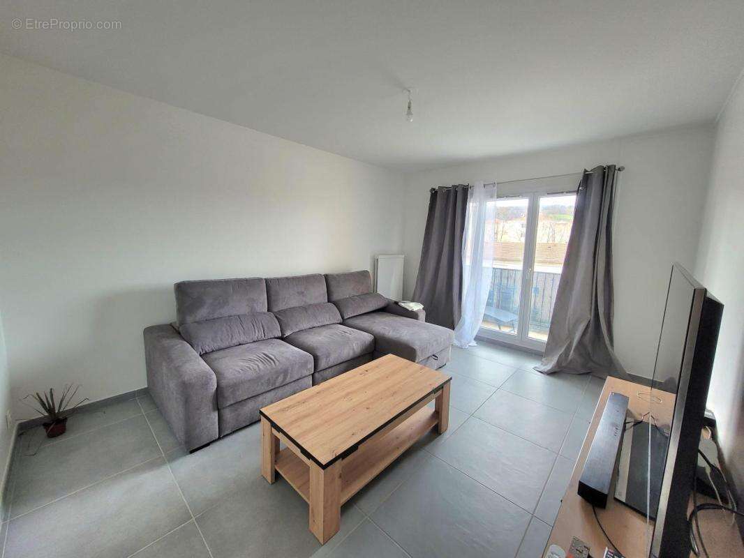 Appartement à ROCHE-LA-MOLIERE
