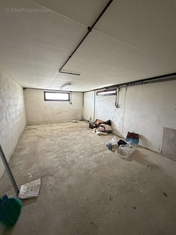 Coup de cœur assuré : Maison de qualité avec fort potentiel sur magnifique terrain de 5800 m2. - photo 14