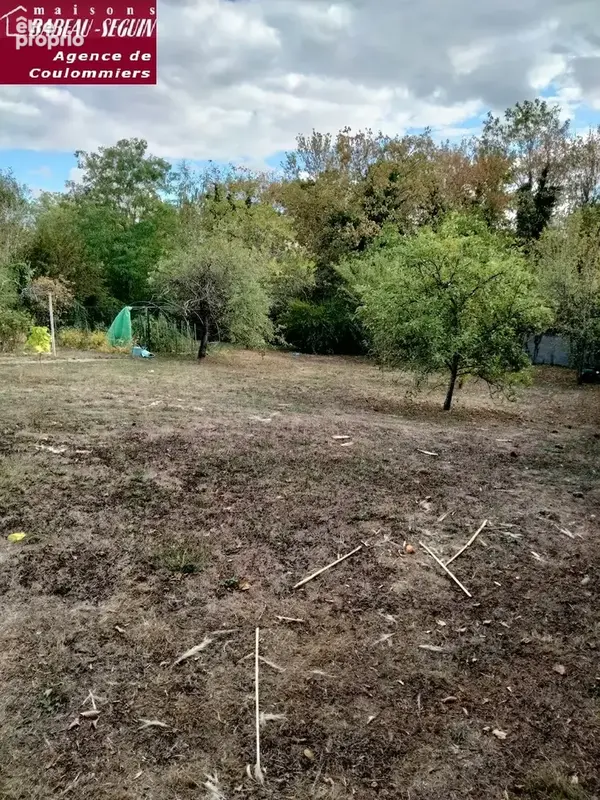 Photo Terrain à Coulommiers au prix de 157 000€