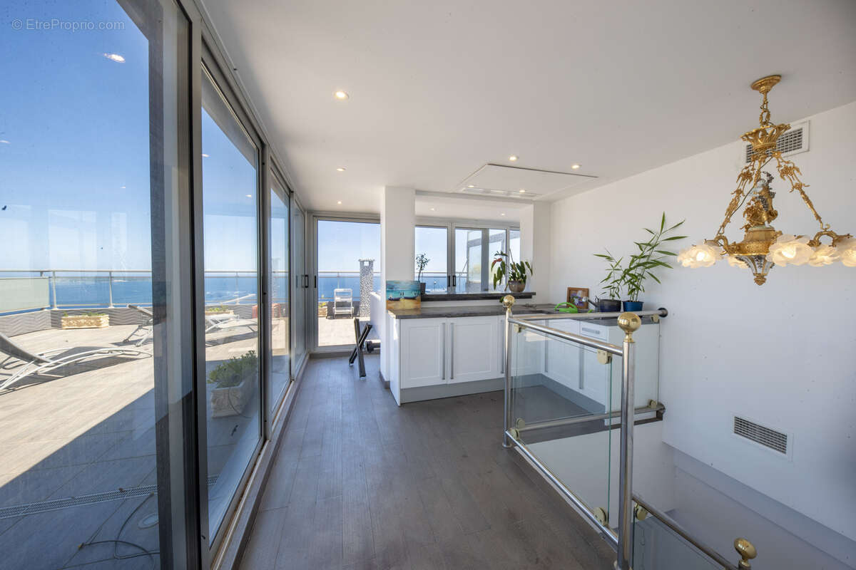 Beau duplex vue mer à cannes  3 254 400 € - photo 15