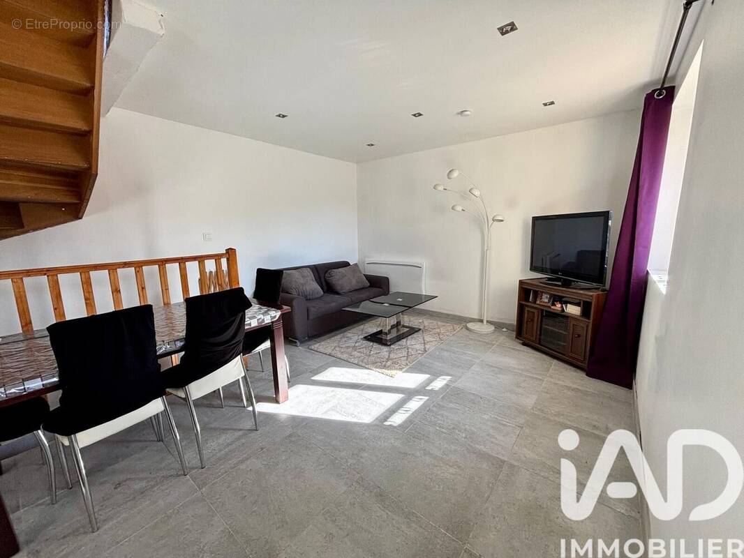 Photo 1 - Maison à MONTREUIL-AUX-LIONS