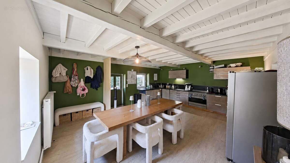 Maison 254 m² à Veauche  - photo 4