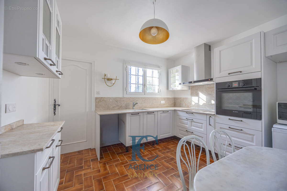 Maison à SAINT-CYR-SUR-MER