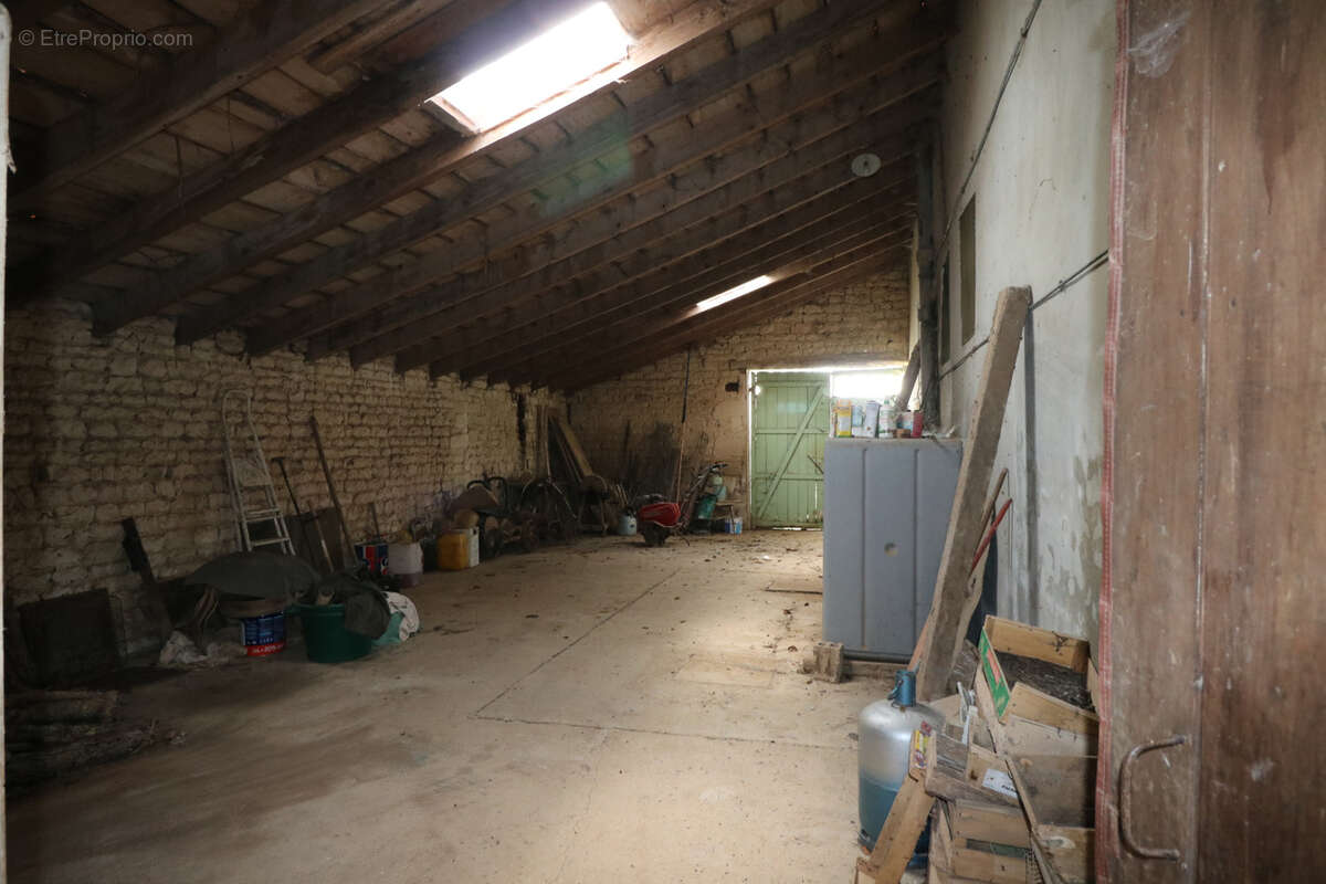 Maison à SAINT-JEAN-D'ANGELY