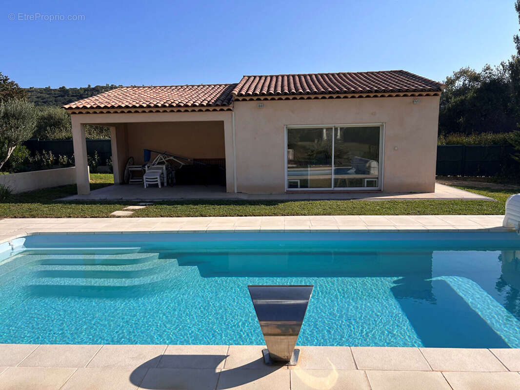 Belle maison  Etang de l'Olivier sur 4000 M2 de terrain divisible et constructible - photo 14