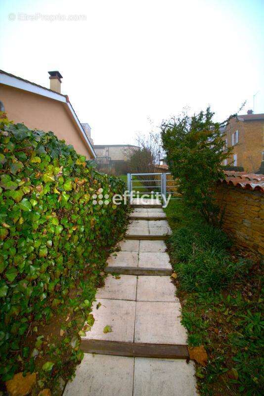 Maison à POUILLY-LE-MONIAL