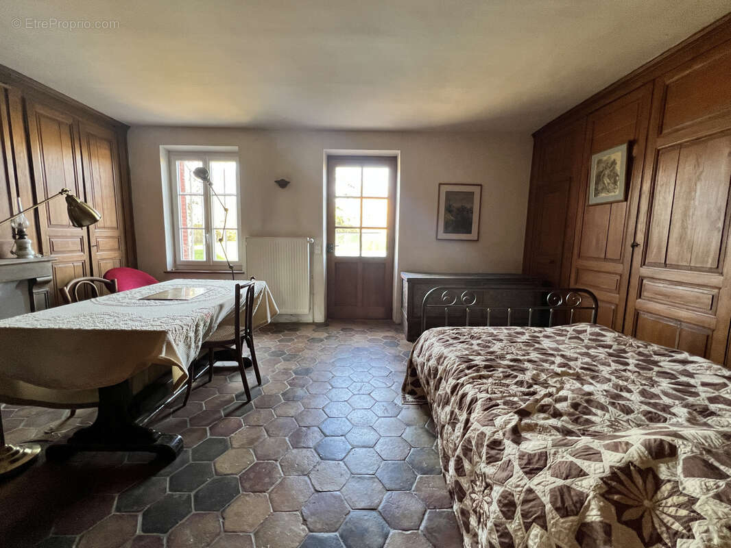 Maison à HOUDAN