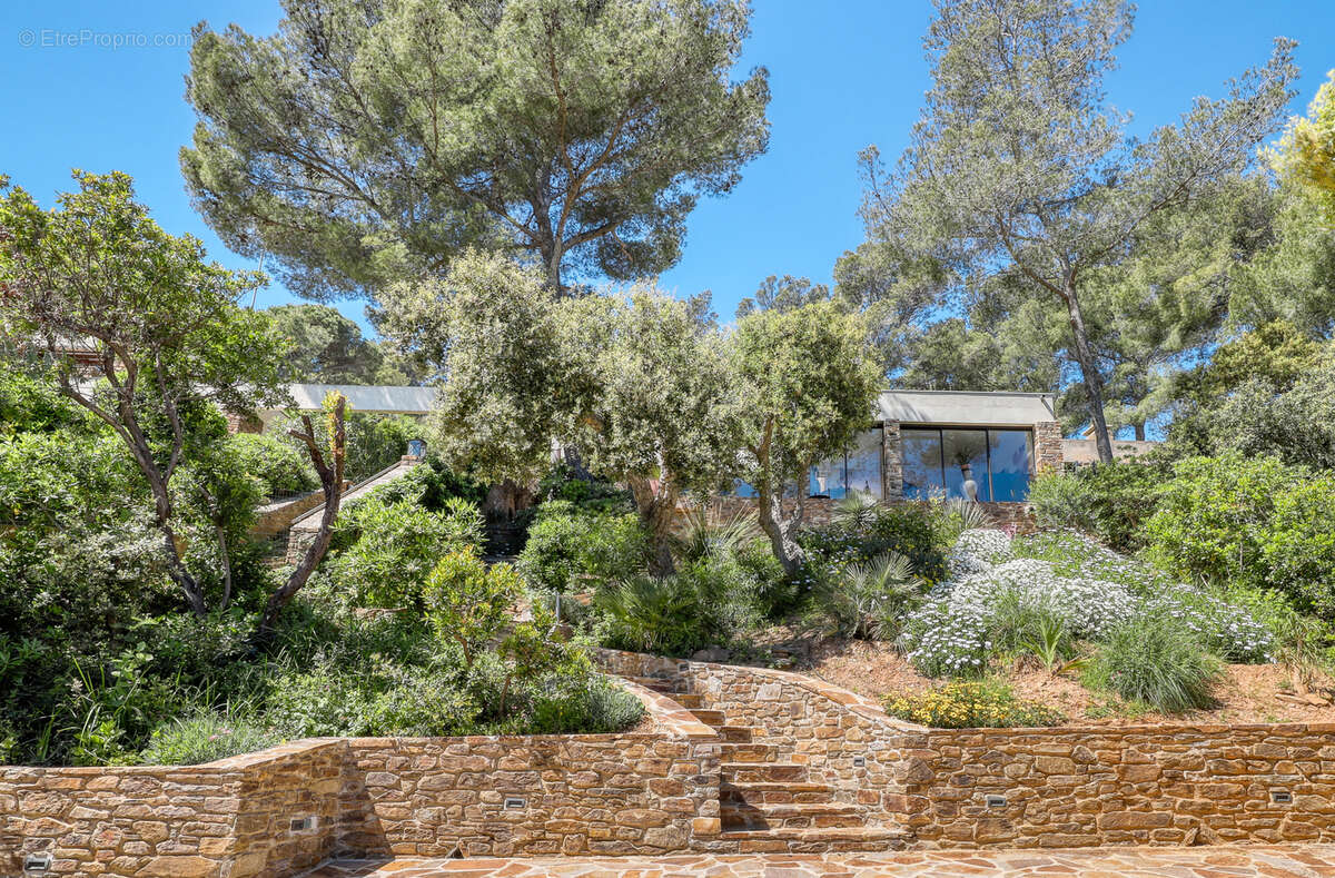 Maison à BORMES-LES-MIMOSAS