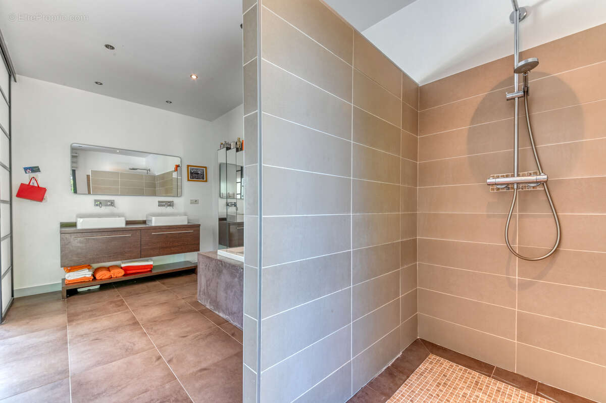 Maison à CHAZAY-D&#039;AZERGUES