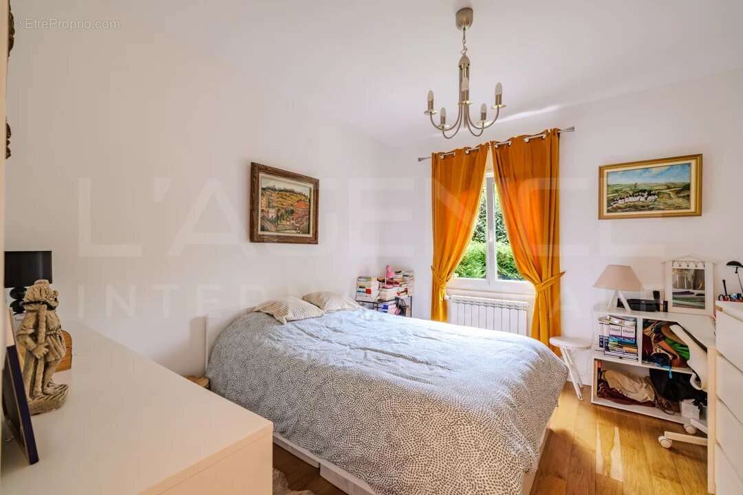 Maison à VAUX-SUR-SEINE