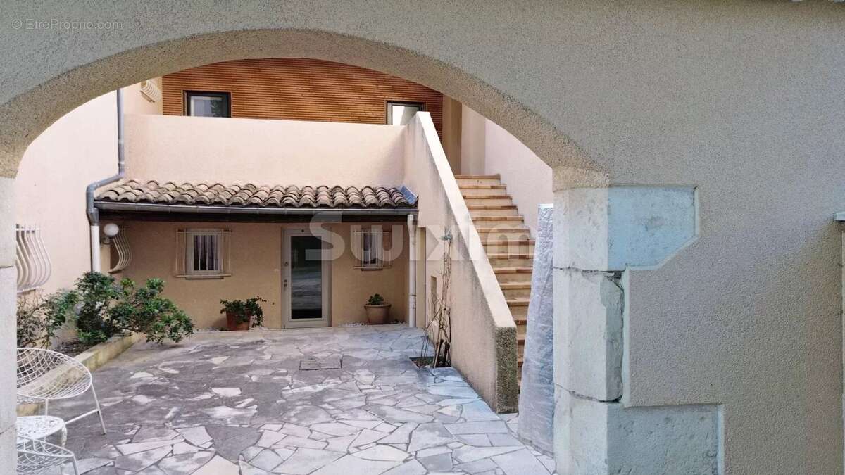 Maison à MONTELIMAR