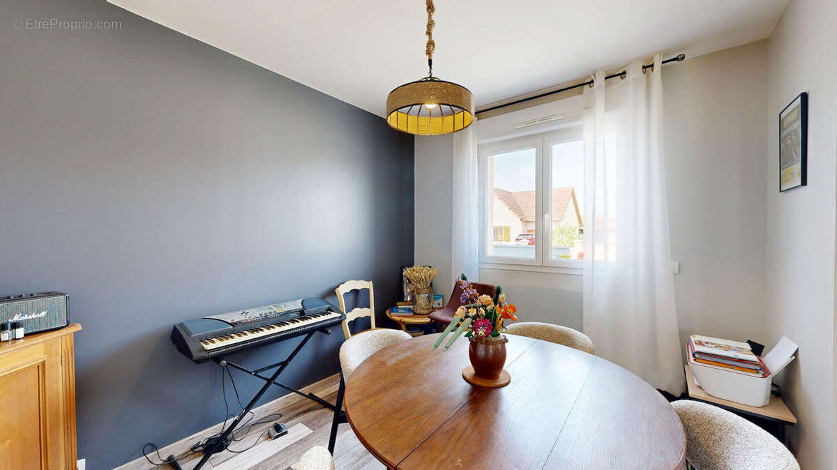 Maison à VILLENEUVE-SUR-ALLIER