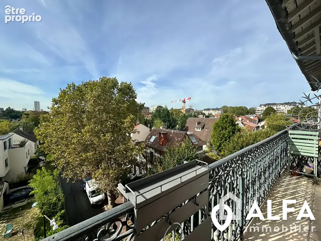 Enghien-les-Bains - 2 pièces en dernier étage entièrement rénové avec balcon et vue dégagée - photo 8