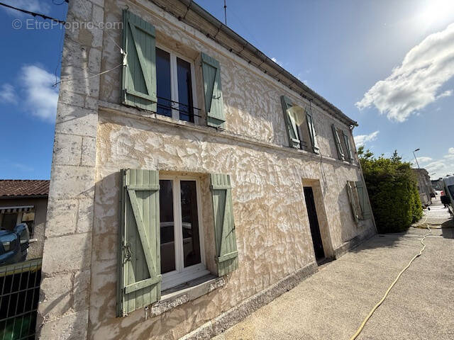 Maison à SAINT-AIGULIN
