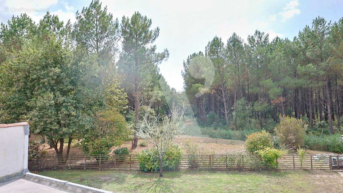 Maison à SAINT-JULIEN-EN-BORN