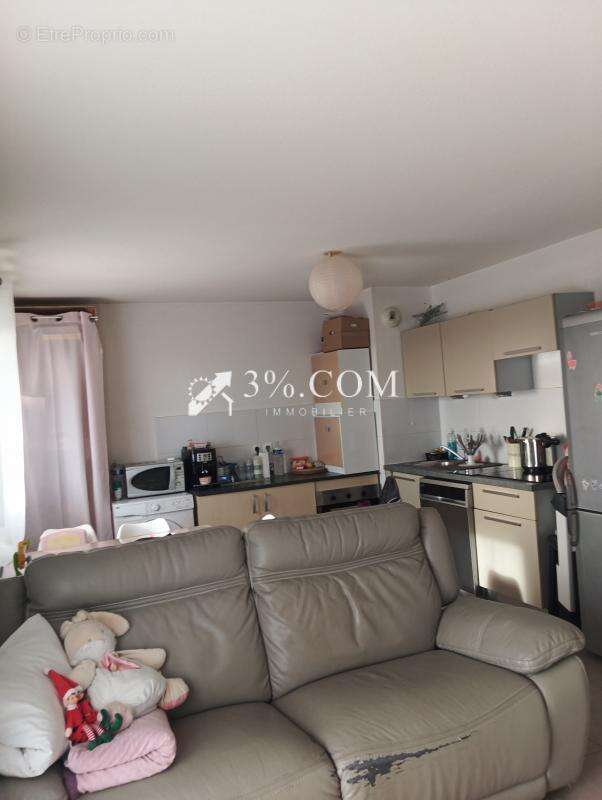 Appartement à POUSSAN