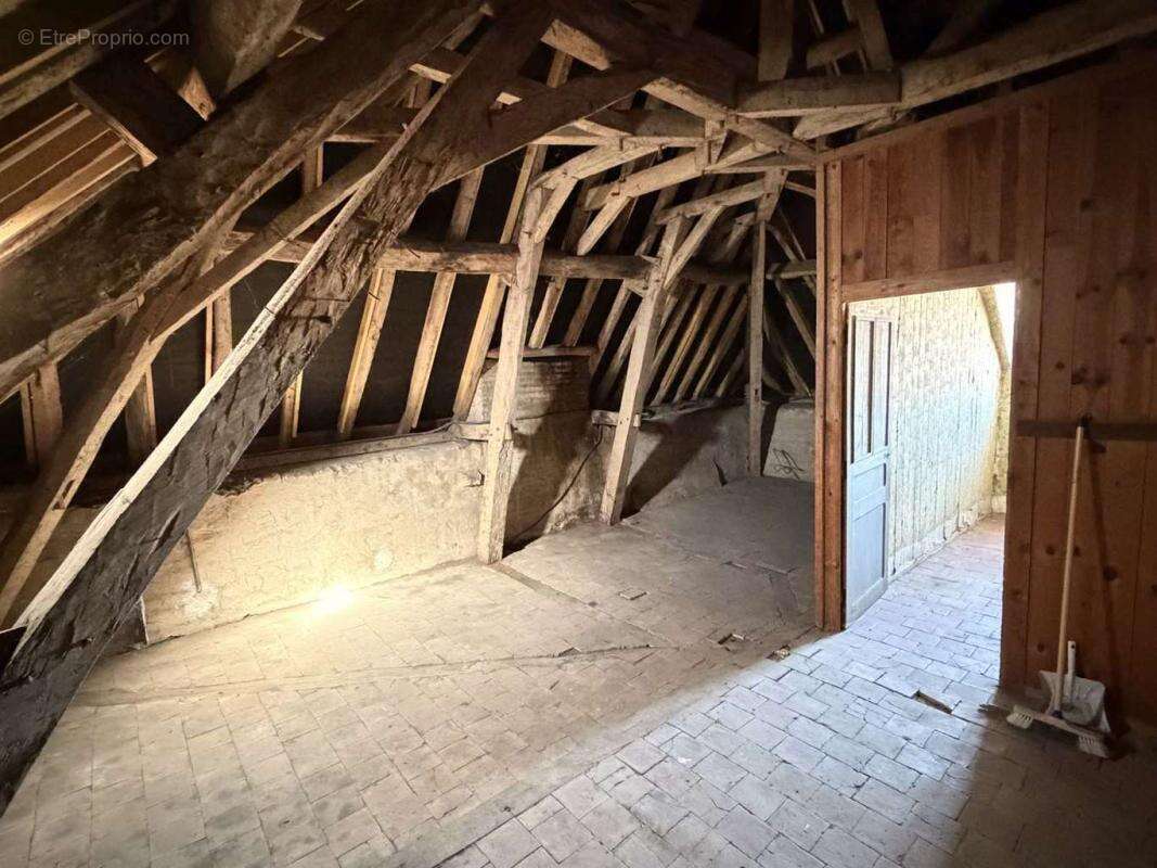 Maison de caractère à vendre au cœur du village de René - photo 14