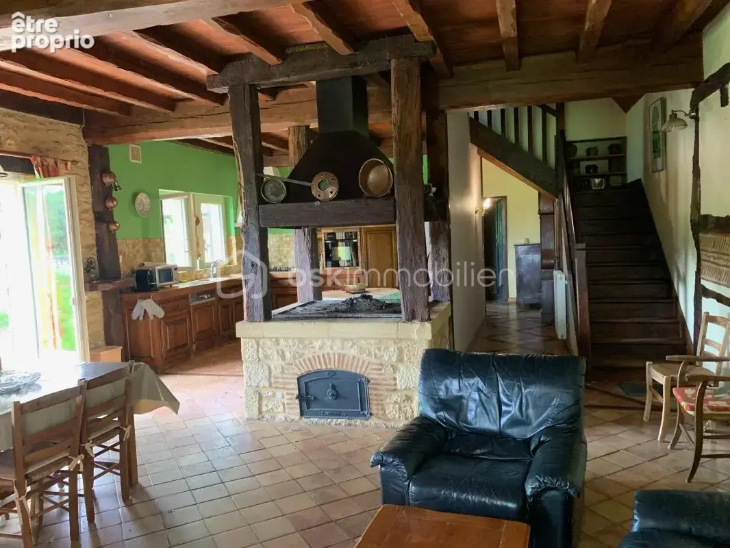 Propriété sans voisin proche de 2 belles maisons de style Périgourdin avec piscine - photo 9