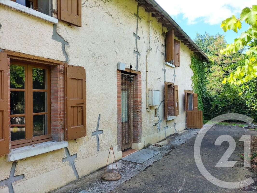 Maison 111 m² à Grazac  - photo 13