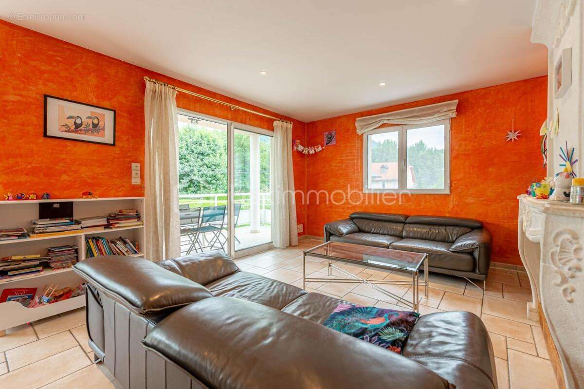 EXCLUSIVITE :  villa contemporaine 155 m2 + sous sol au calme et proche centre ville ALBERTVILLE - photo 8