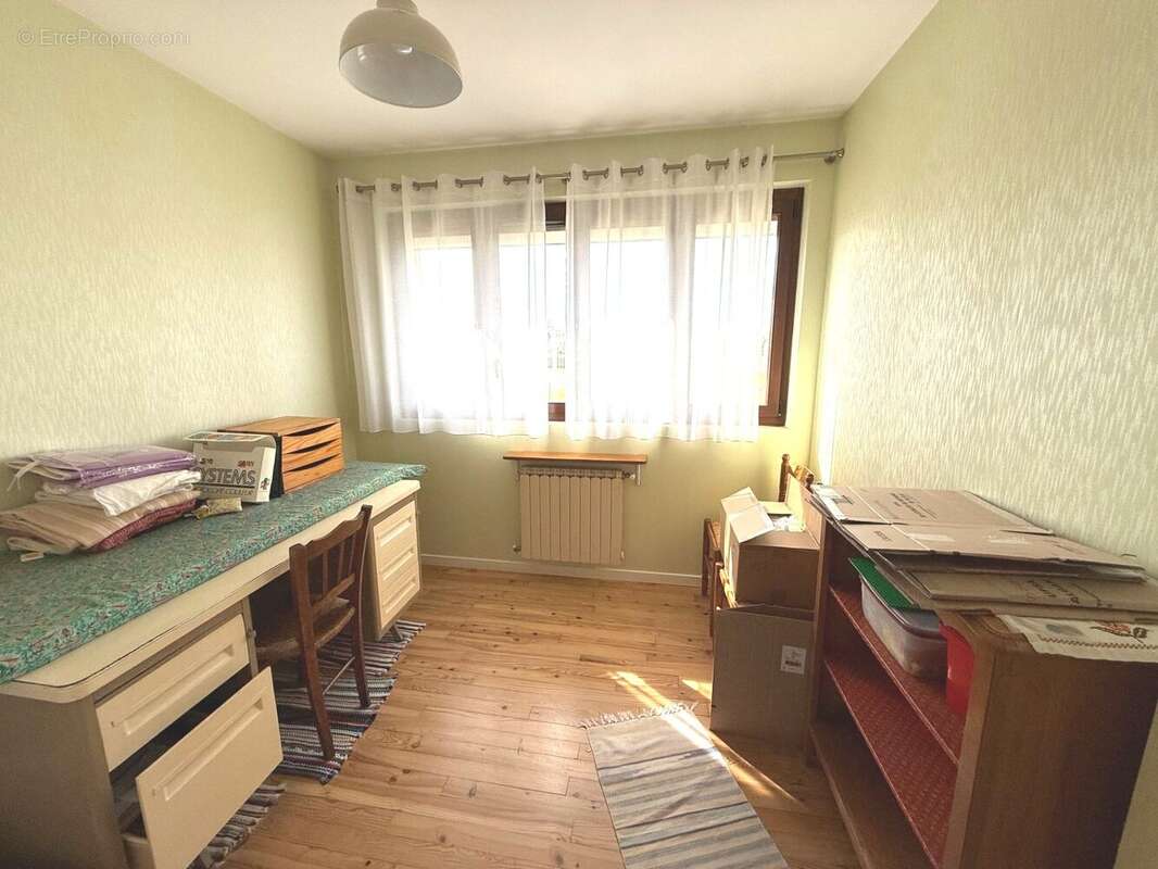 CHAMBRE 2 - Maison à ROMANS-SUR-ISERE