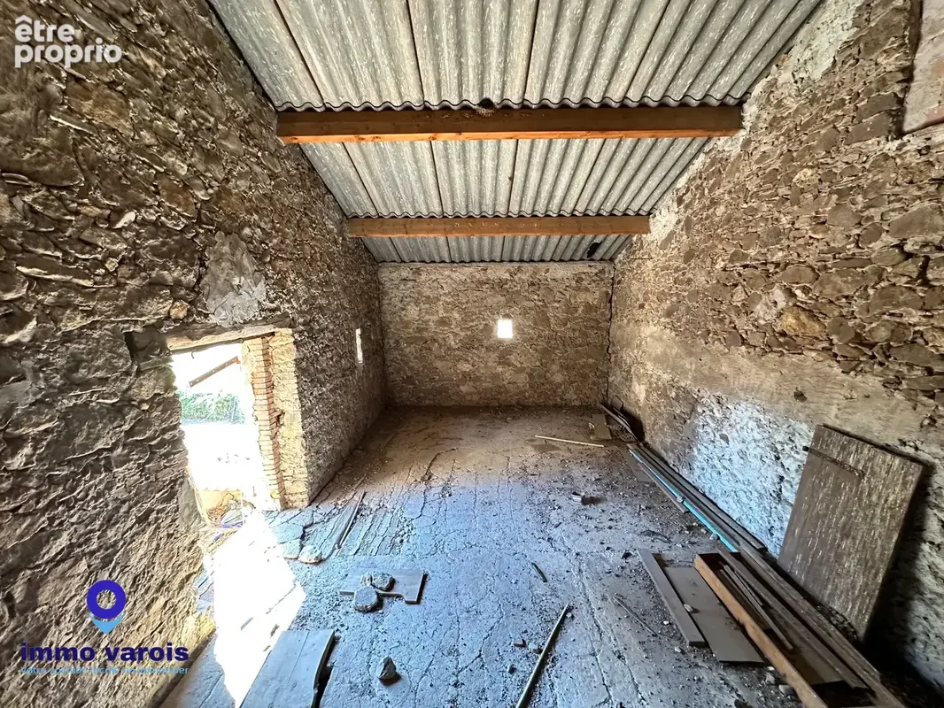 Pierrefeu-du-var   garage / stockage   environ 120 m2   fort potentiel - photo 5