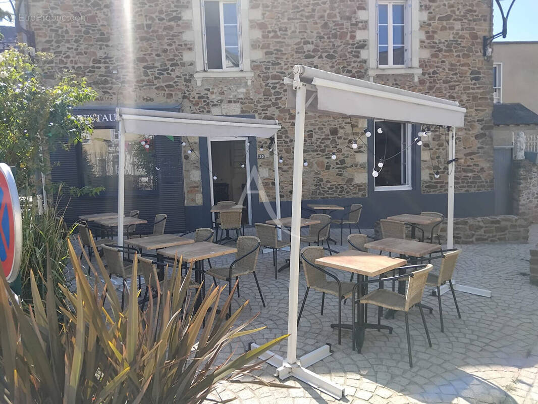 Commerce à MESLAY-DU-MAINE