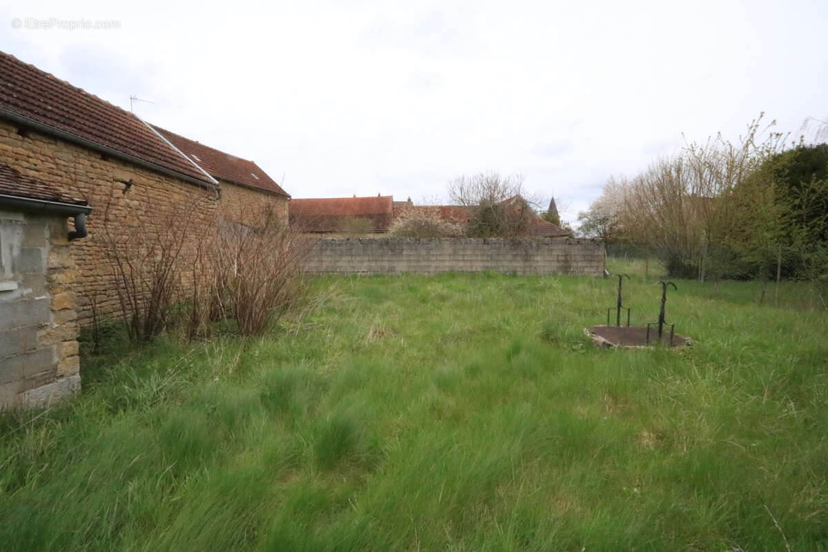 Maison à SENNEVOY-LE-BAS