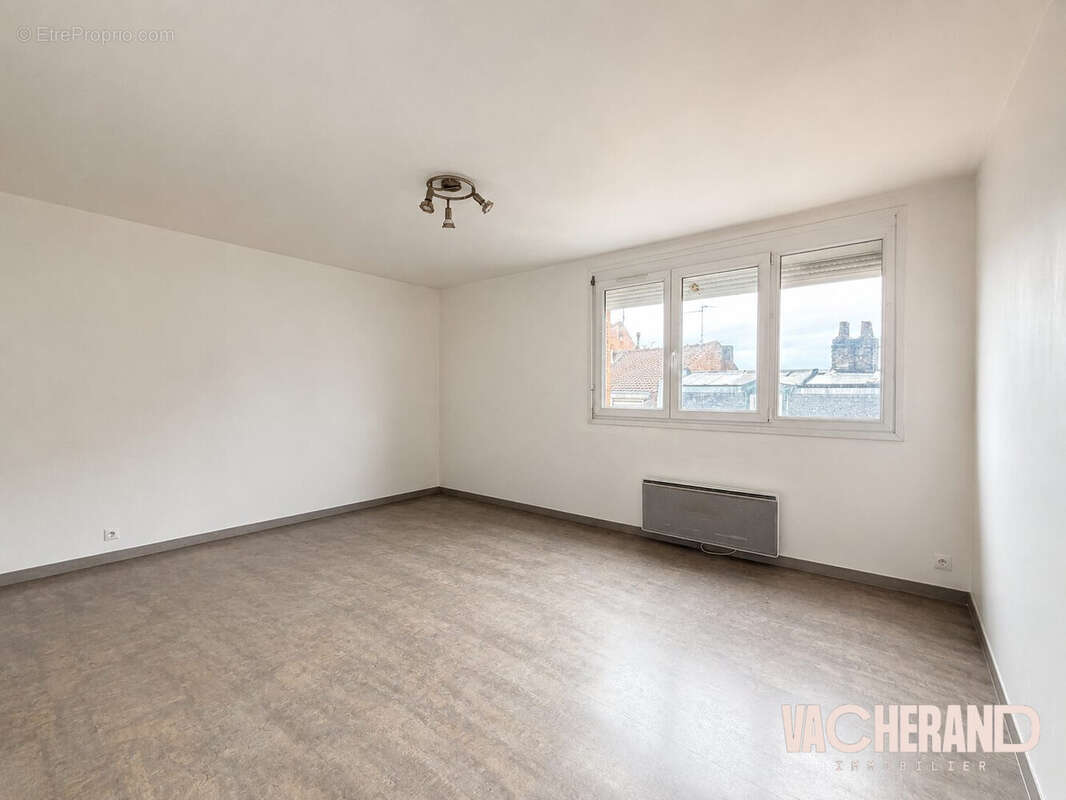 Appartement 25 m² à Lille  - photo 2