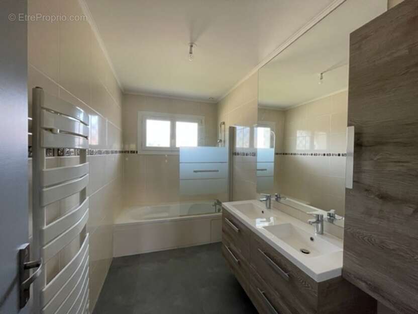 Maison à MARTIGNAS-SUR-JALLE