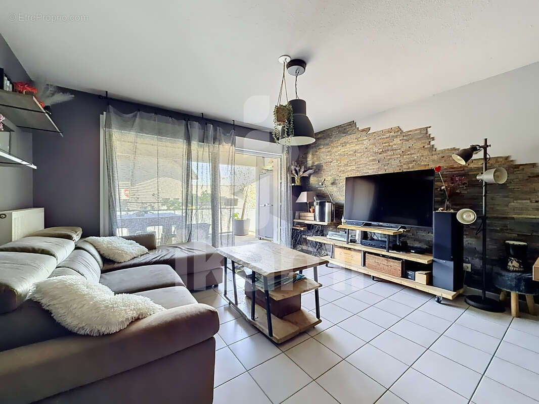 Appartement à SAINT-MARTIN-D'HERES