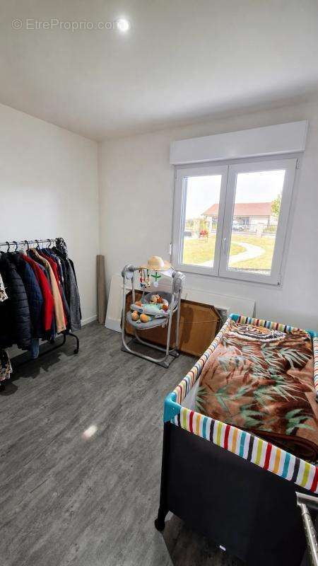 Maison individuelle de 160 m2 f6 de plain pied 4 chambres garage et jardin - photo 7